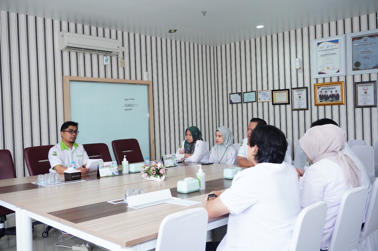 Enam Dokter Umum Menyelesaikan Program Internsip di RS UNAND